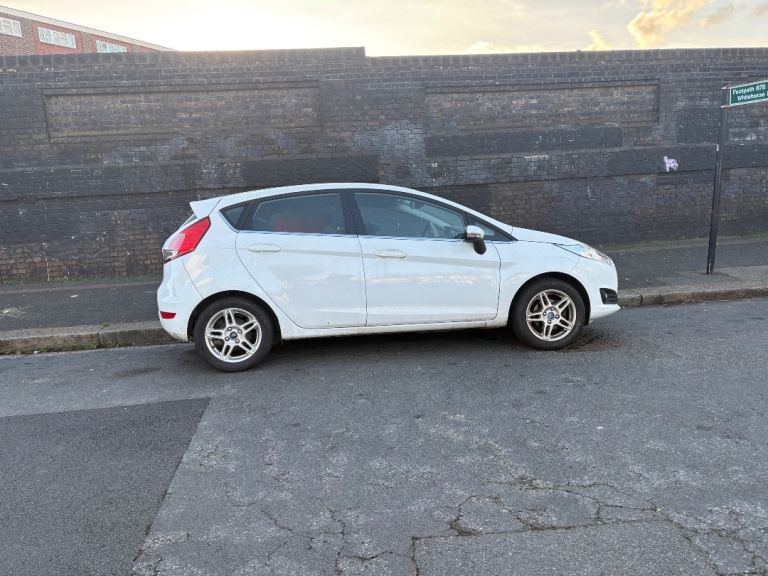 Ford, FIESTA, Hatchback, 2012, Manual, 998 (cc), 5 doors