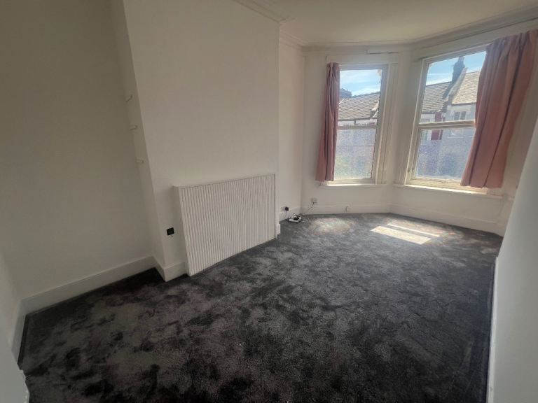 3 Bed Flat, 15-20 Minutes To Central London / City 