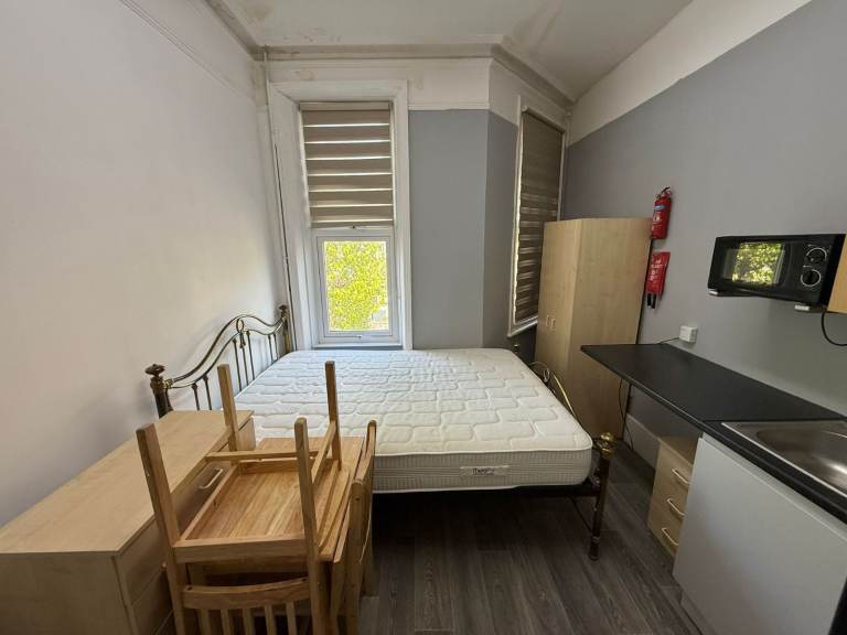 BENEFITS ACCEPTED - Self-Contained Studio Flat Available in Lower Clapton Hackney E5