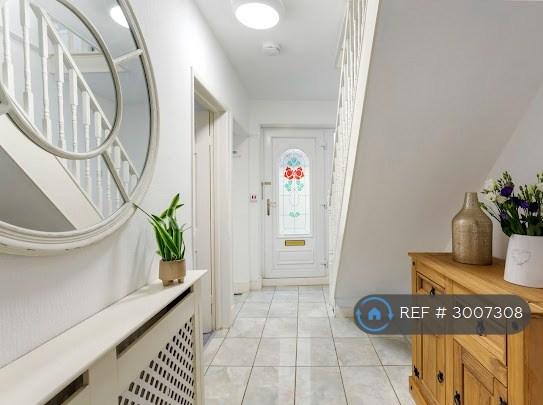 5 bedroom house in Higham Road, Burton Latimer, Kettering, NN15 (5 bed) (#3007308)