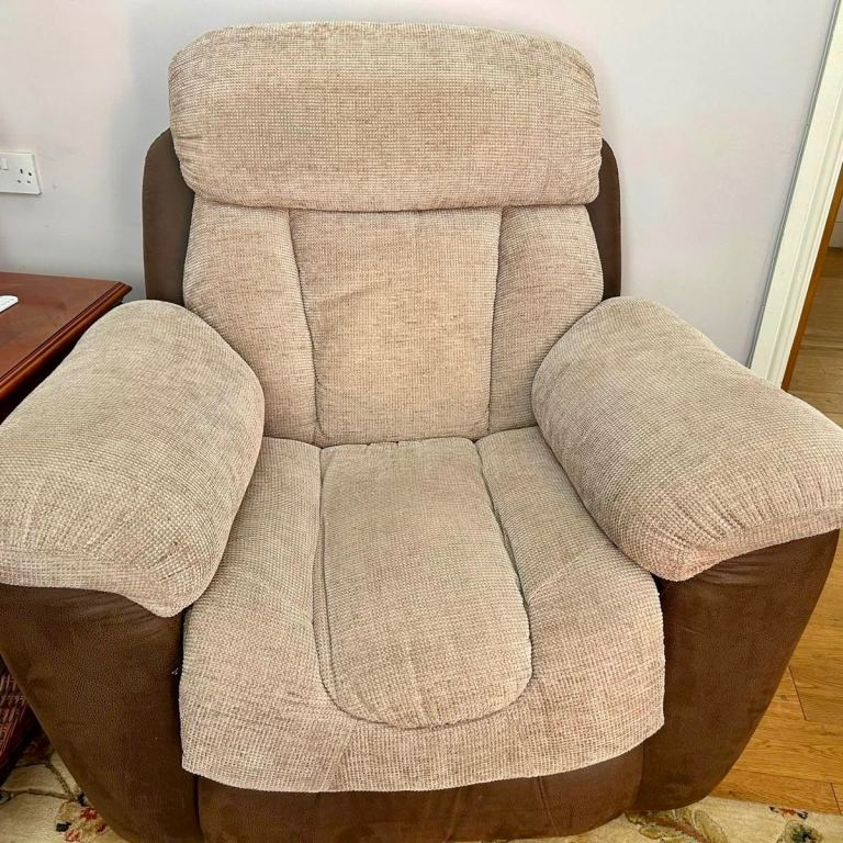 Comfortable Fabric Recliner Armchair – Good Condition