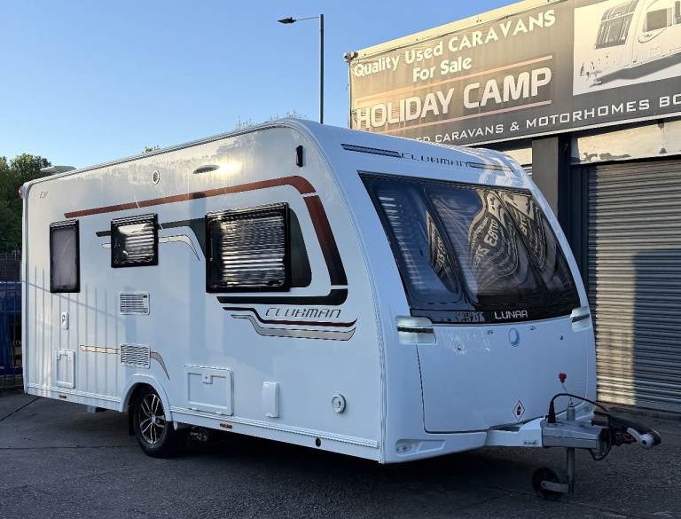2016 LUNAR CLUBMAN CK, 2 BERTH CARAVAN WITH END BATHROOM, MOTOR MOVER & AWNING!