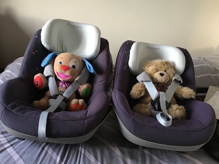 Two maxi-cosi ( Pearl ) child’s car seats both come with isoFix base up to 4 years 9-18Kg £30 each .