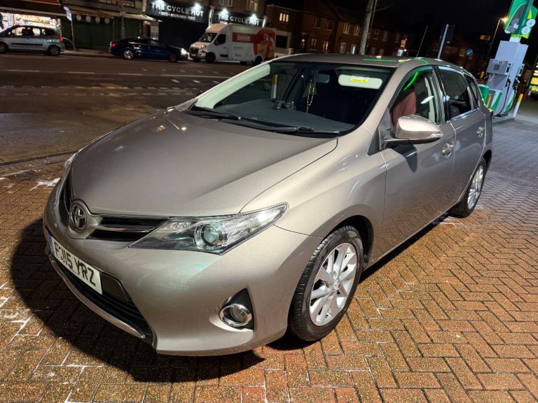 Toyota, AURIS, Hatchback, 2015, Manual, 1329 (cc), 5 doors