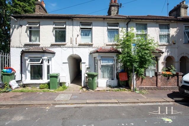 16 min to Central London! 2 Nice Single Rooms Available at Lowest Prices