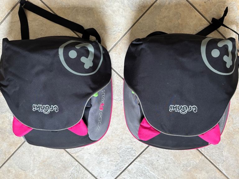 Pair of Trunki BoostApak Car Booster Seats – Pink & Black
