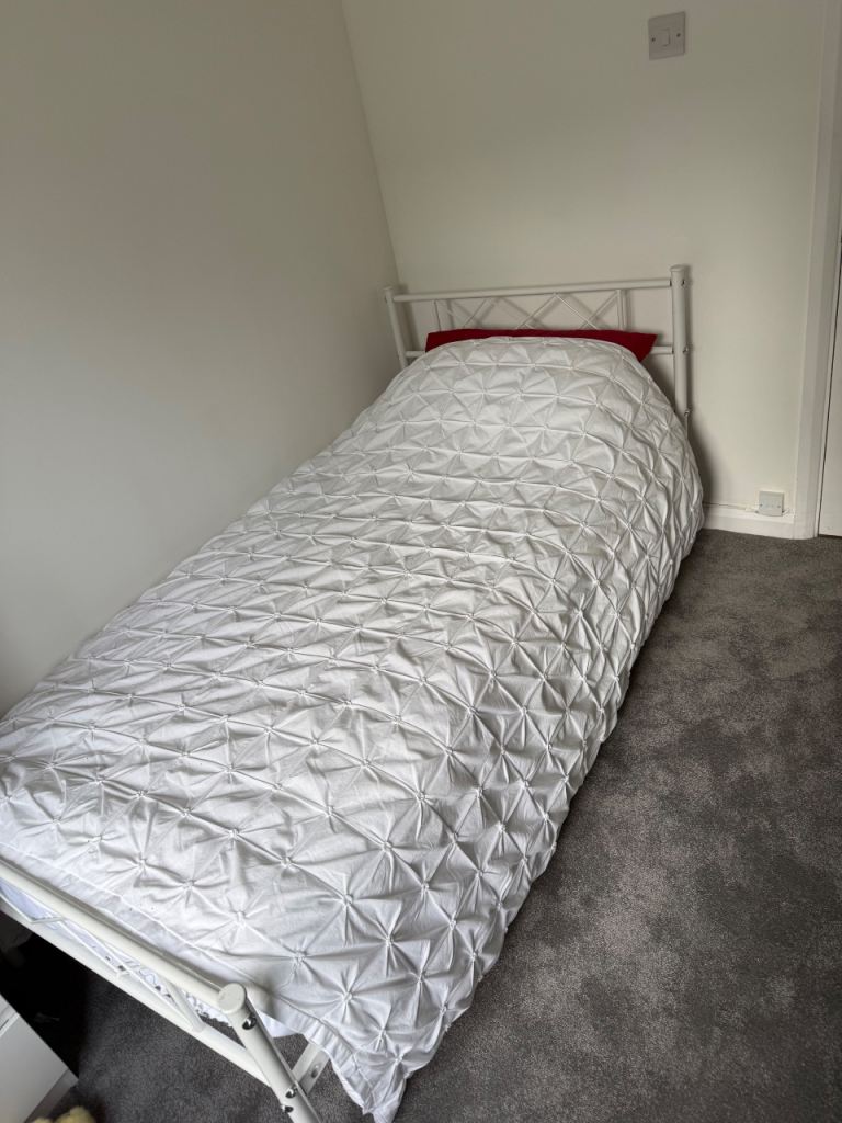 Single bed 