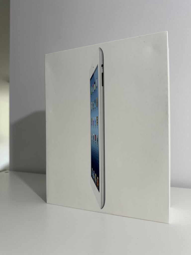 Apple iPad 3rd Gen [like new] [collector friendly]