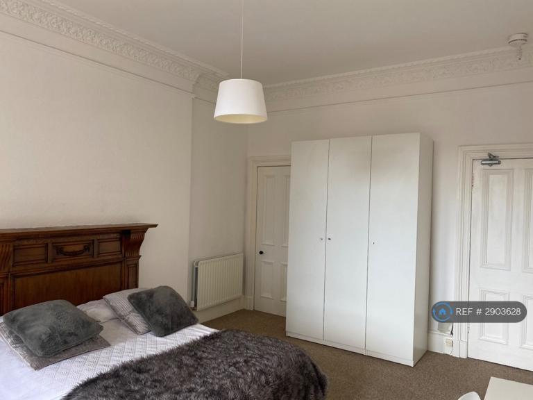5 bedroom flat in Morningside Road, Edinburgh, EH10 (5 bed) (#2903628)