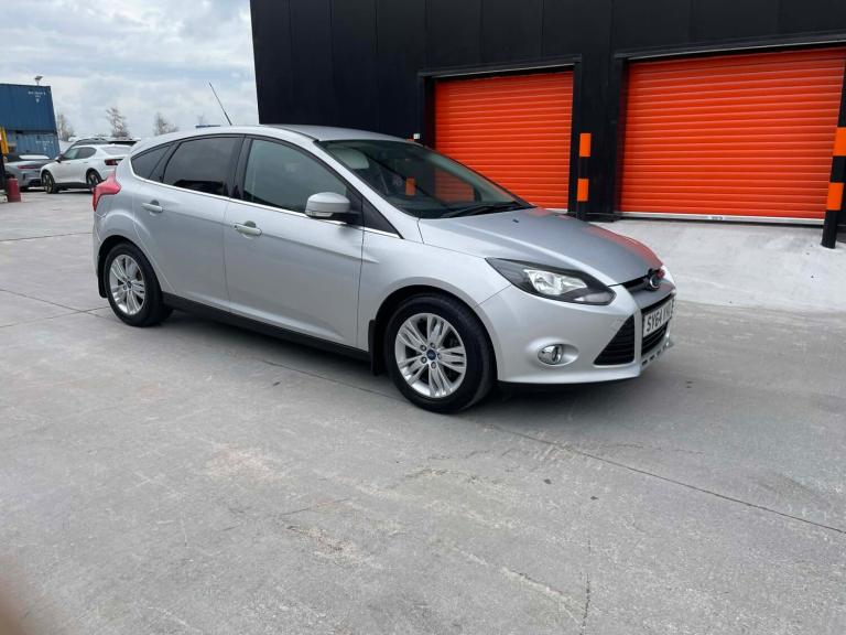 2014 Ford Focus 1.0 125 EcoBoost Titanium Navigator 5dr HATCHBACK Petrol Manual