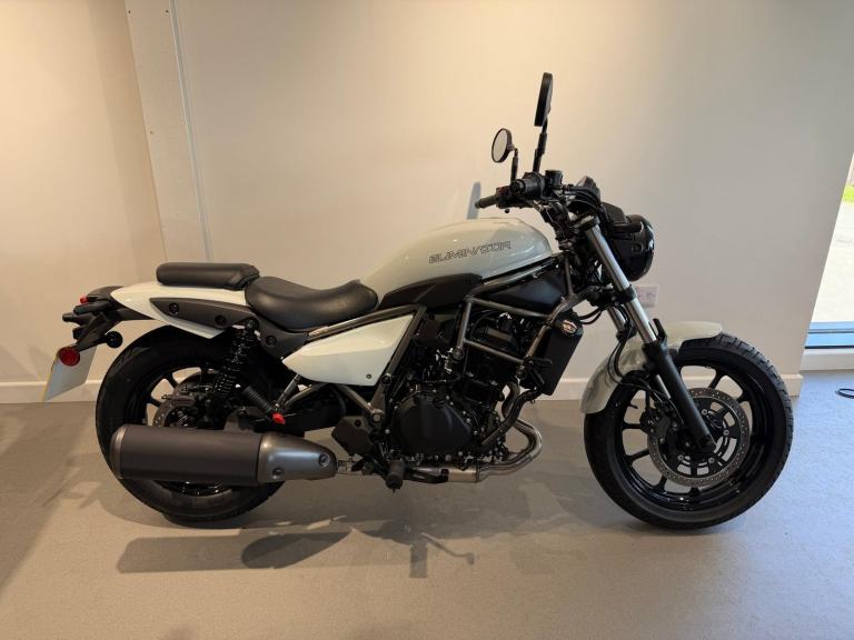 2025 KAWASAKI ELIMINATOR 500, '25 Plate with just 323 miles