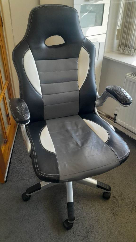 Office /gaming chair.