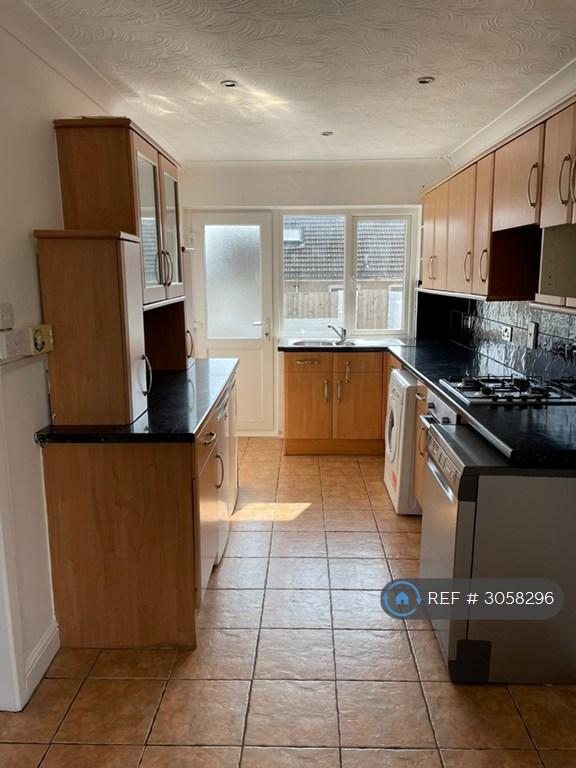 2 bedroom house in Gwent Grove, Swansea, SA2 (2 bed) (#3058296)