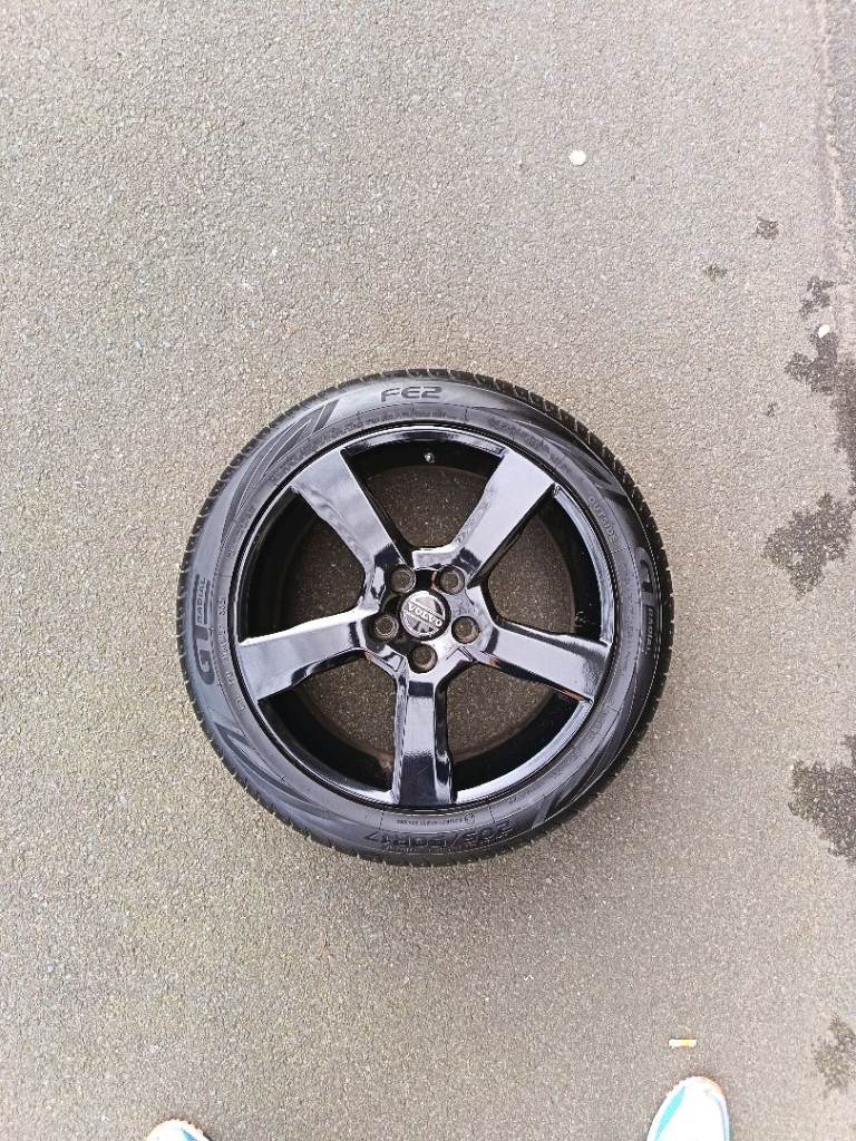 5x108mm 17inch alloys with tyres