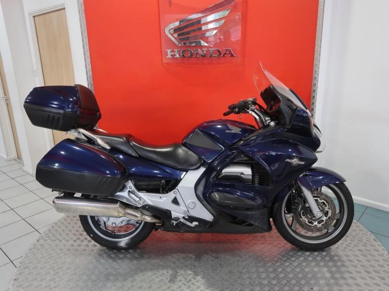 2004 '54 Honda ST 1300 A-4