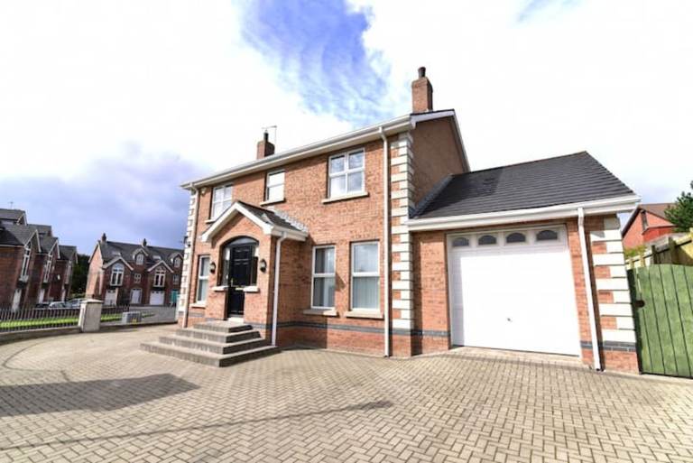Portstewart Large 4 Bedroom detached HOLIDAY LET 