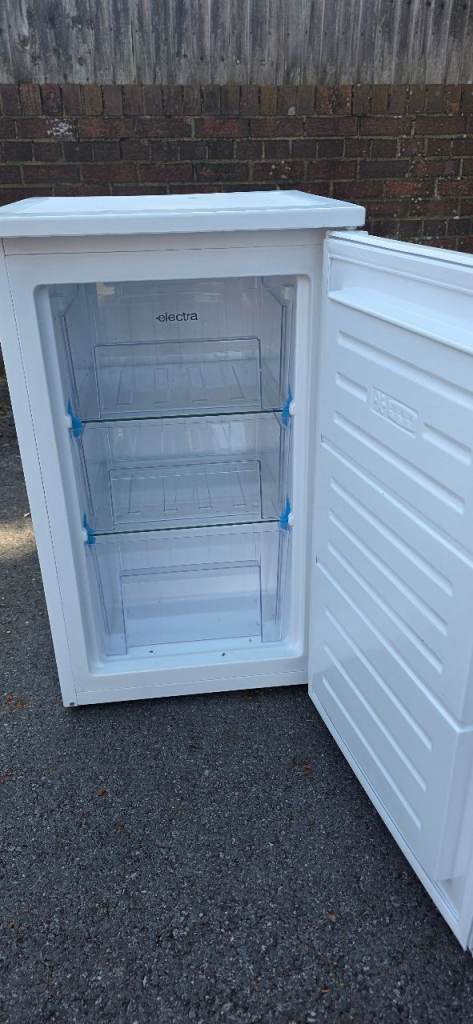  undercounter frost free freezer, spotlessly clean. 