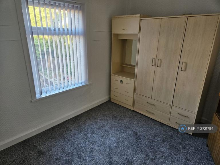 3 bedroom house in Long Lane, Huddersfield, HD5 (3 bed) (#2721784)