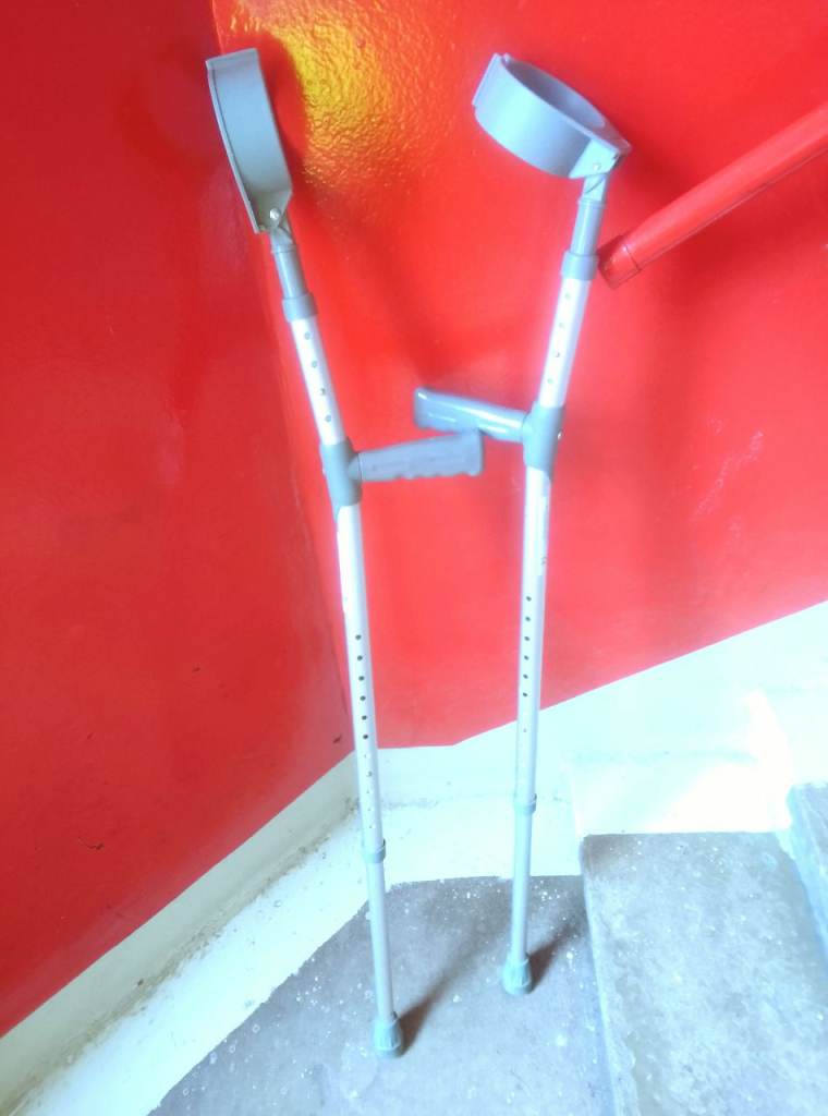 Ajustable Crutches
