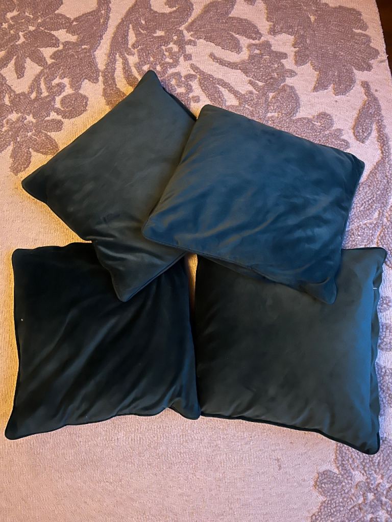Set of 6 Decorative Cushions – Good Condition