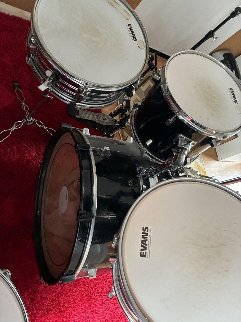 Drum kit 