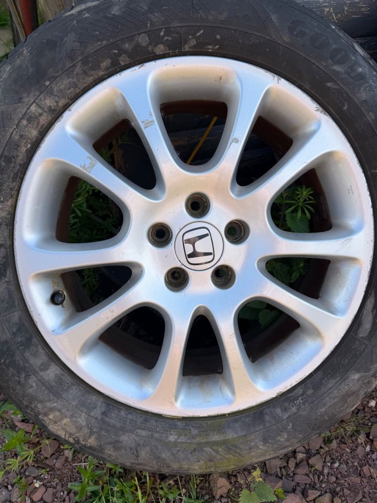 Honda CRV Alloy Wheels with Tyre – Fair Condition