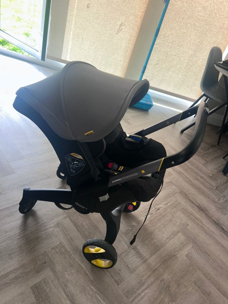 Doona Max Car Seat Stroller with ISOFIX Base – Grey, Good Condition