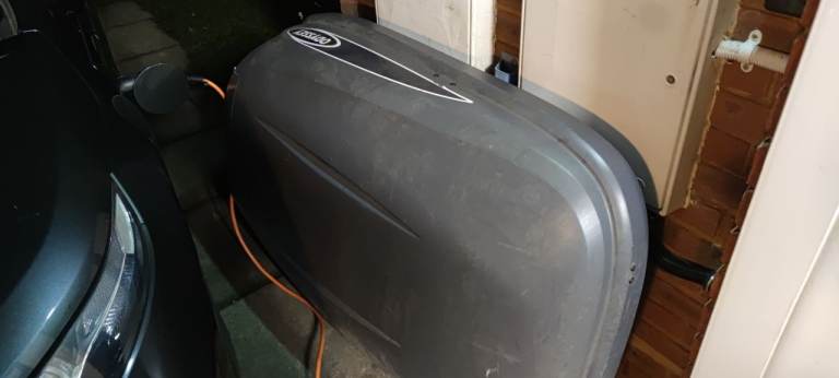 FREE - Car roof box