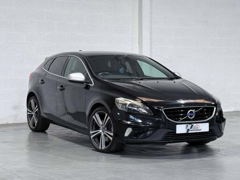 2015 Volvo V40 D4 [190] R DESIGN Lux Nav 5dr Geartronic HATCHBACK DIESEL Automatic