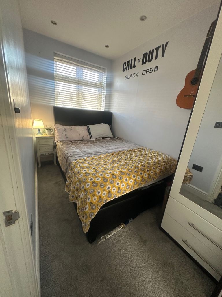 En suite double bedroom to let 
