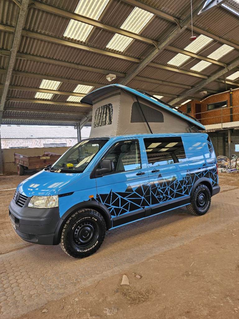Quirky t5 pop top day camper van sleeps 4 