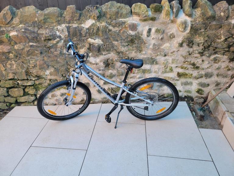 image for Kids Specialized Hotrock 24 inch bike, as new