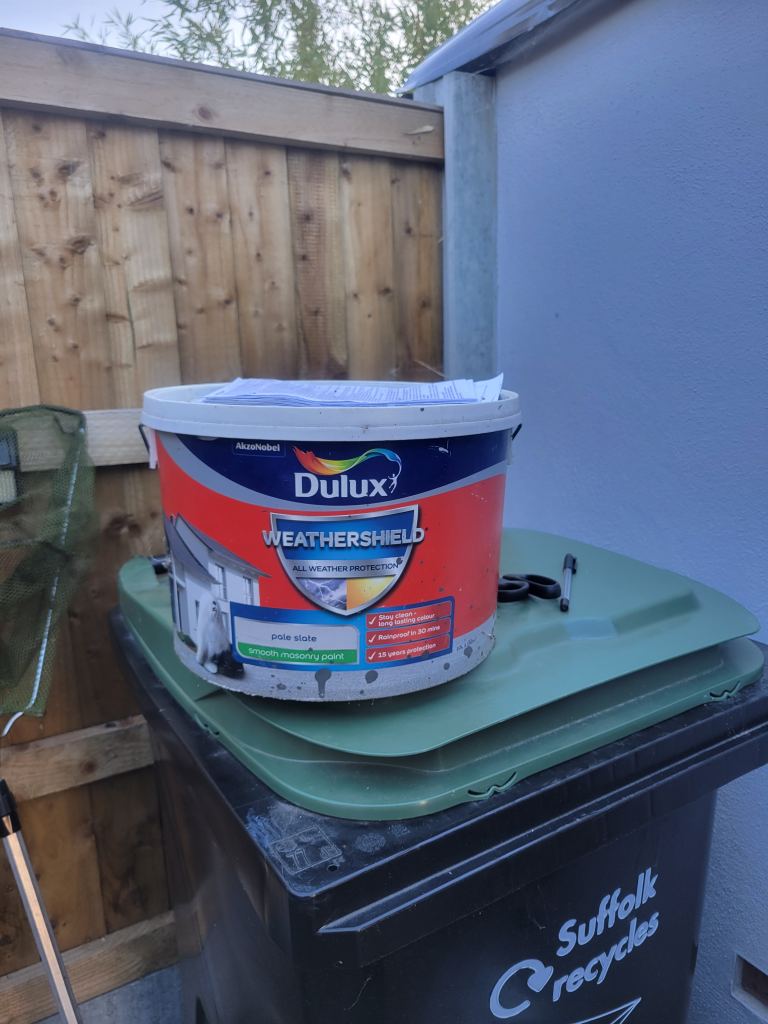 Dulux Weathershield Exterior Paint 10L – pale slate, Good Condition