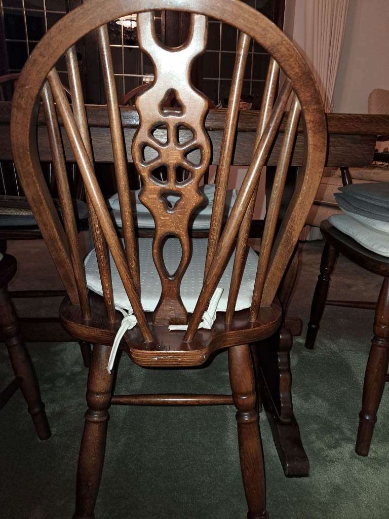 Hard Wood Dining Room Table And Chairs 