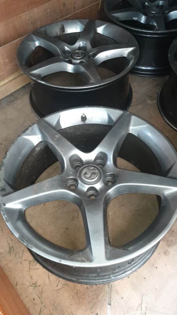 19 inch 5 stud alloys vauxhall 