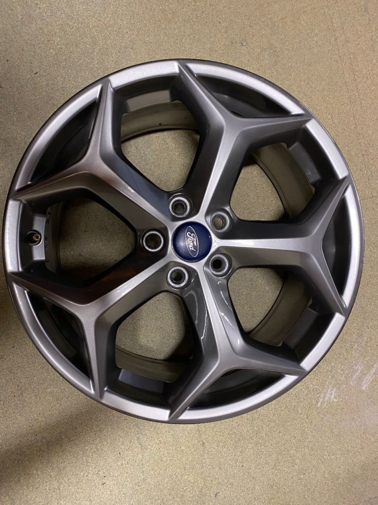 Ford Focus ST 18” alloy 