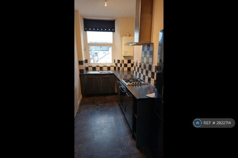 1 bedroom flat in Healy Place, Plymouth, PL2 (1 bed) (#2822714)