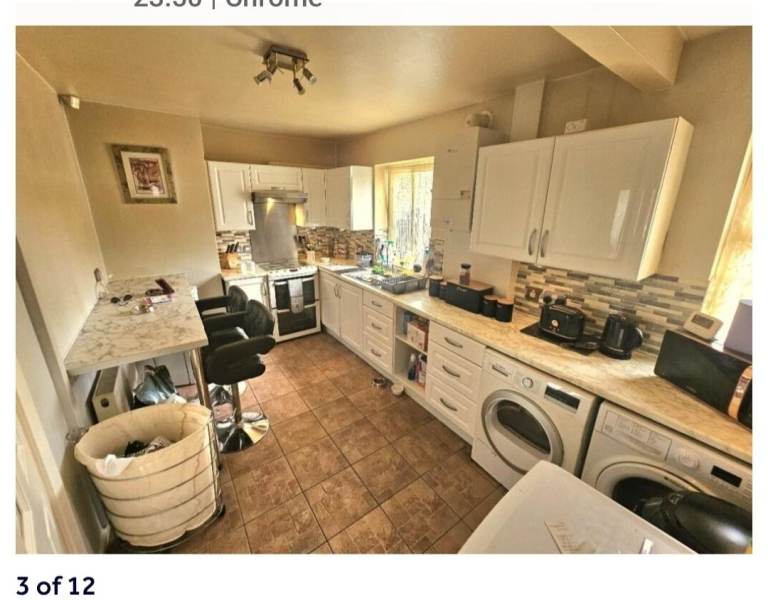 Share house with Muslim family 