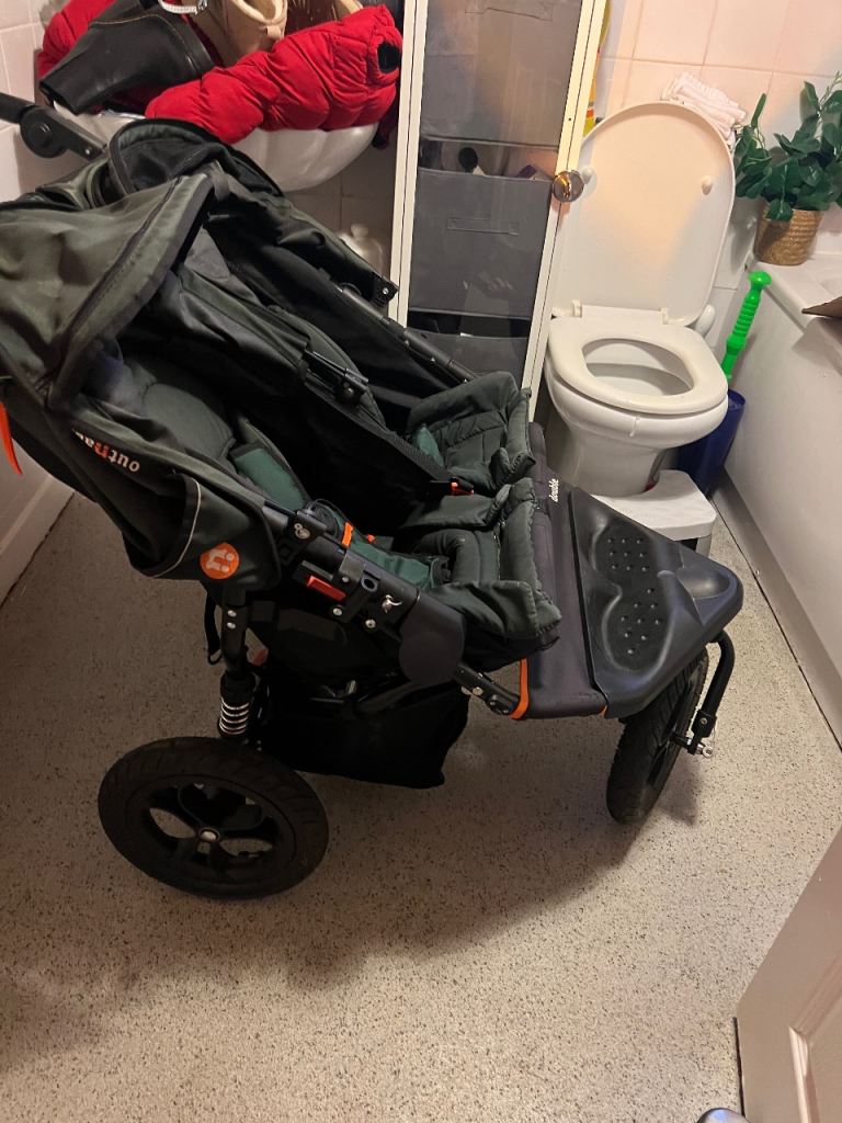 Outnabout nipper v5 in sycamore green happy to post 