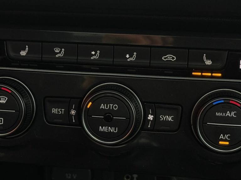 2017 Volkswagen Tiguan 2.0 TDi 150 SEL 5dr ESTATE DIESEL Manual