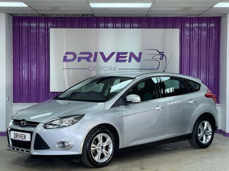 2014 Ford Focus 1.6 Zetec 5dr HATCHBACK PETROL Manual