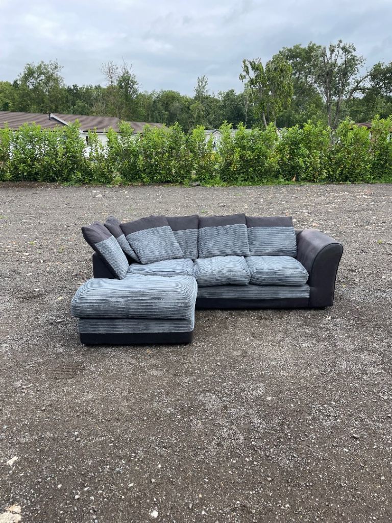 FREE DELIVERY 🥰🚚🥰 GREY & BLACK FABRIC CORNER SOFA GOOD CONDITION 