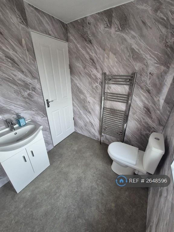 3 bedroom house in Counts Farm Road, Corby, NN18 (3 bed) (#2648596)