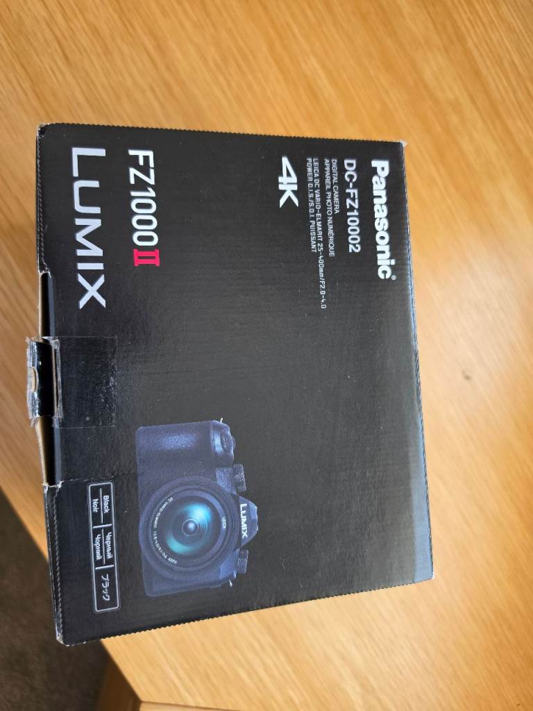 Panasonic DC-Lumix FZ1000 II Camera
