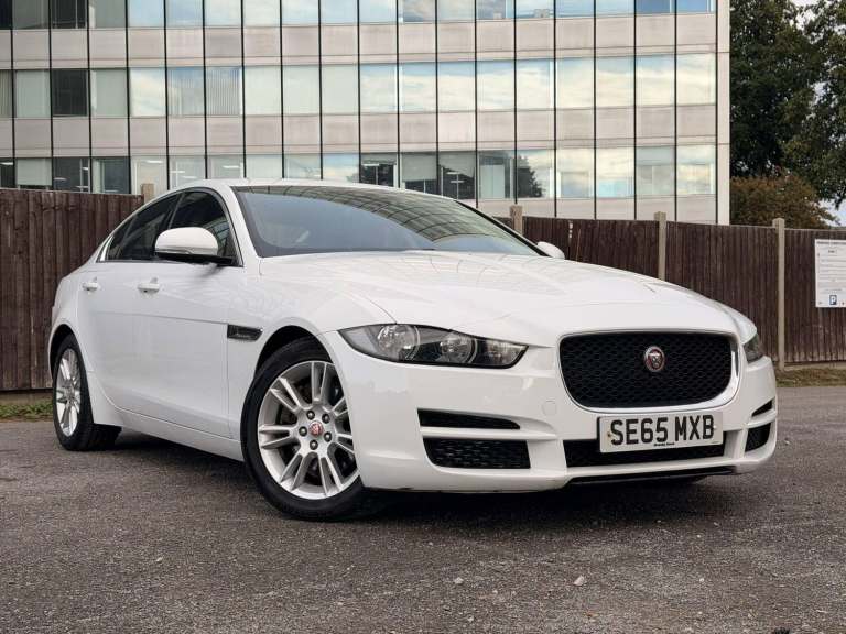 2015 Jaguar XE 2.0d Prestige Saloon 4dr Diesel Auto Euro 6 (s/s) (180 ps) SALOON Diesel Automatic