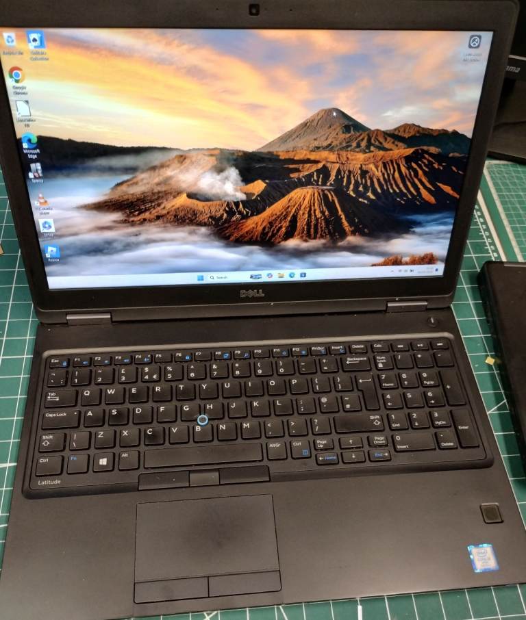 DELL Laptop: i5, SSD, HDMI, Webcam, WINDOWS 11
