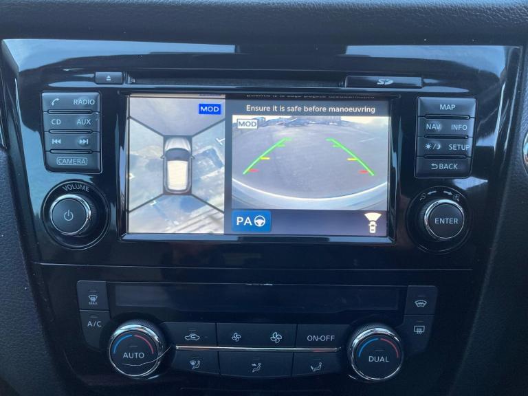 2015 Nissan Qashqai 1.6 dCi Tekna 2WD Euro 6 (s/s) 5dr HATCHBACK Diesel Manual