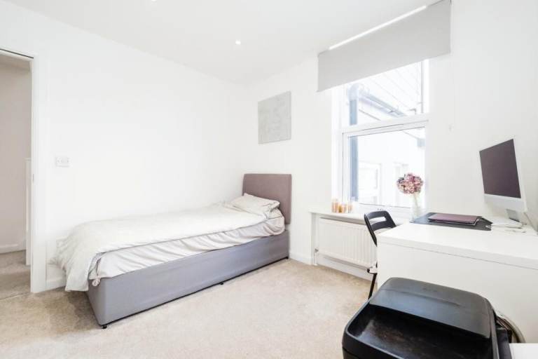 🏡🗝 Quiet Single Room in Residential Area – All Bills Included – Bromley 🏡🗝