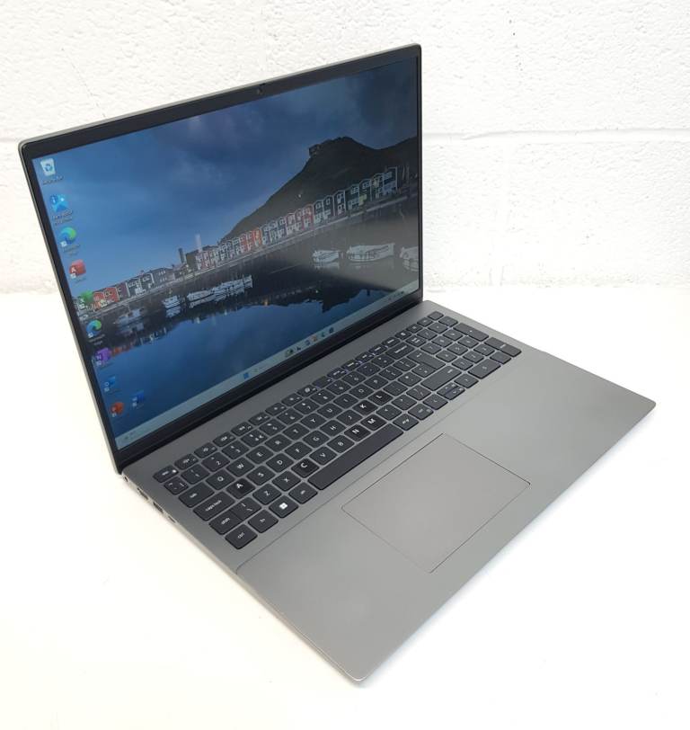 Super Fast Dell Laptop, 12-cores & i5-12th Gen CPU, 16GB RAM, 512GB Storage, MS Office 2021, Win.11