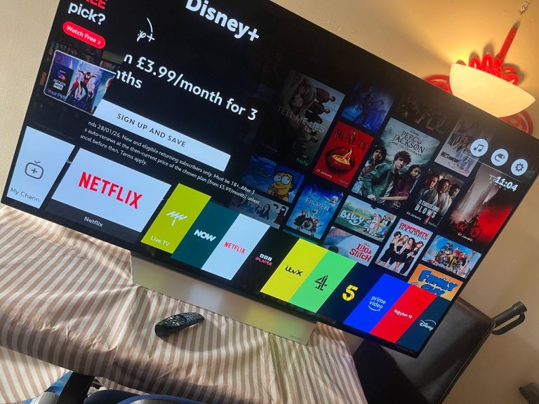 LG OLED 65 inch 4K smart tv Dolby vision/Atmos HDR10 HLG Freeview HD WiFi Netflix 